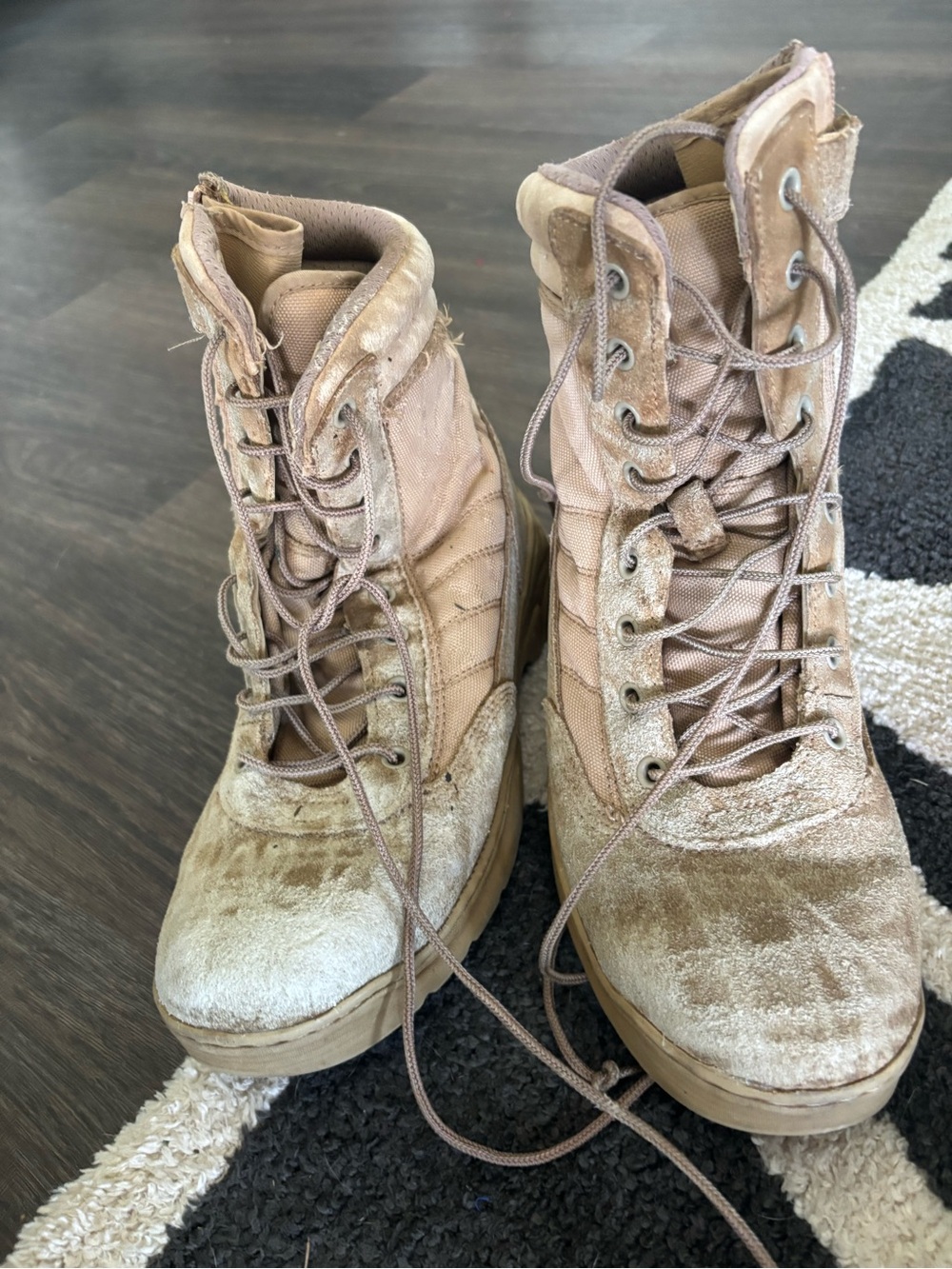 Women's Lace-Up Ankle Boots in Light Tan Velvet